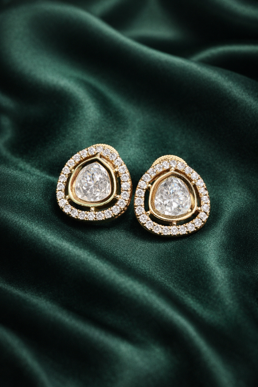 Everyday Dainty Kumud Flower Kundan Studs