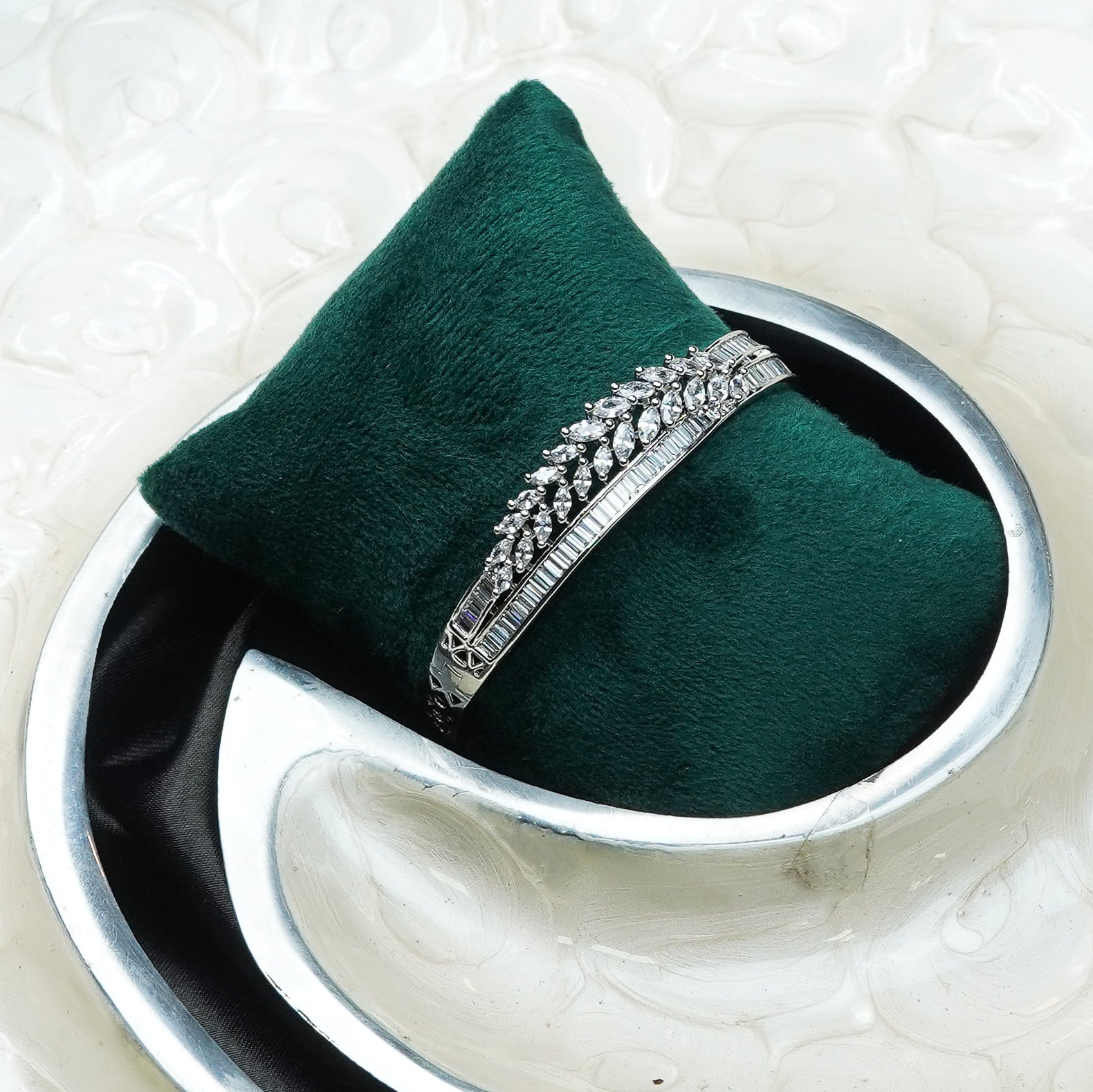 Chic Leaf Pear Diamond Bracelet