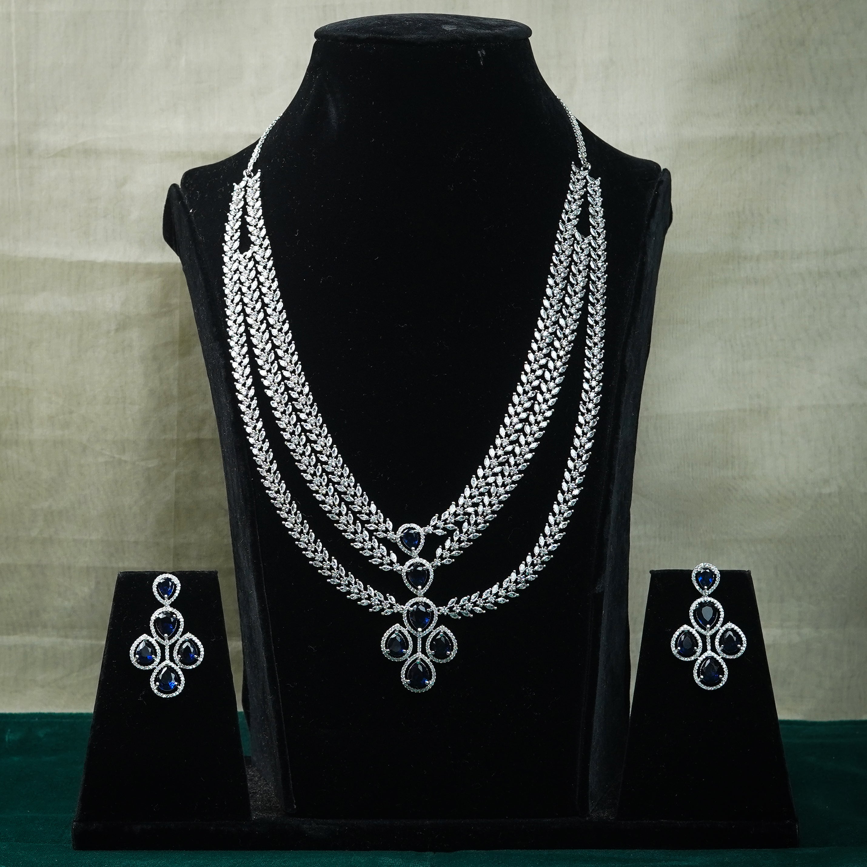 Vanya Three Line Diamond Set