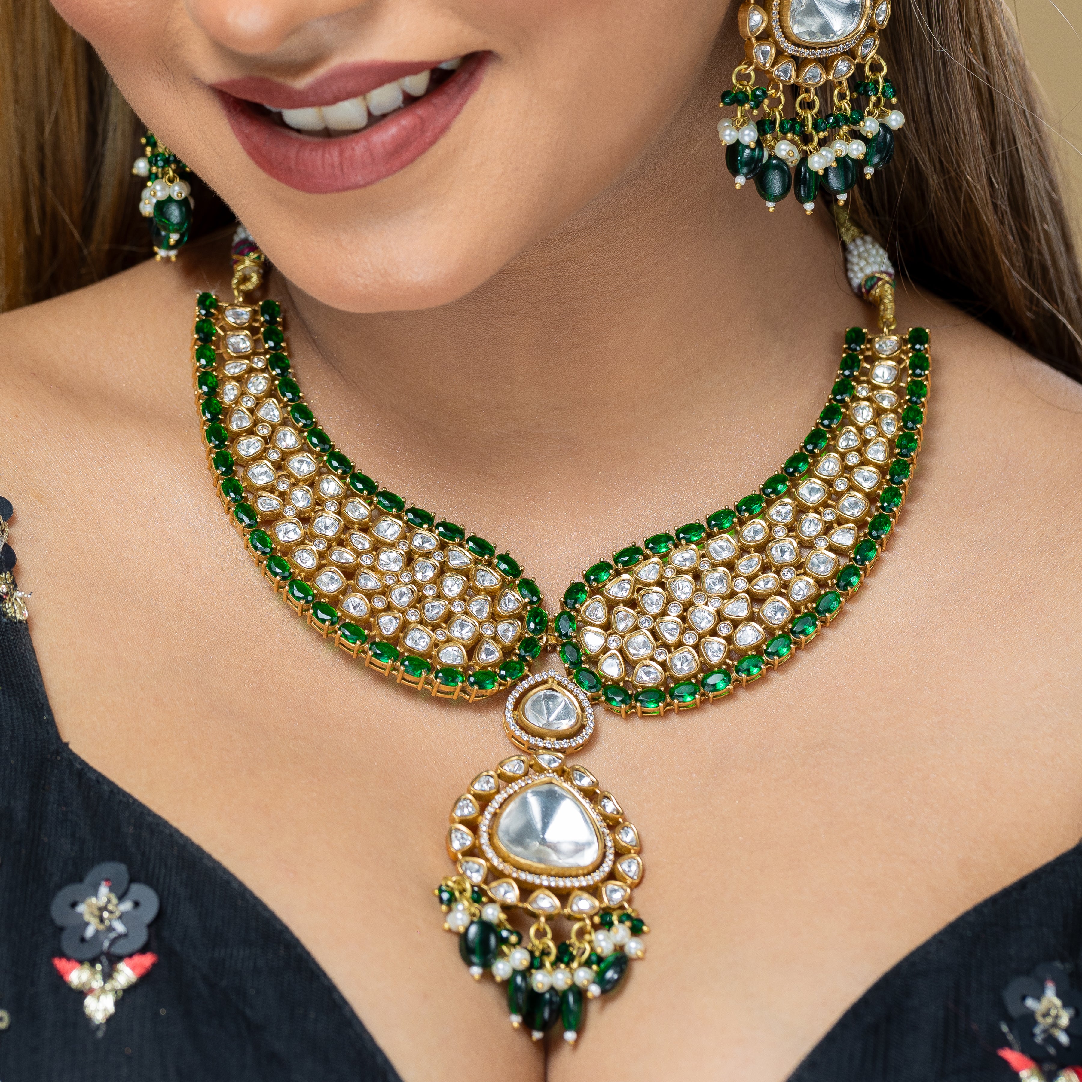 Zevar Club Uncut Chic Collar Shaped Victorian Set