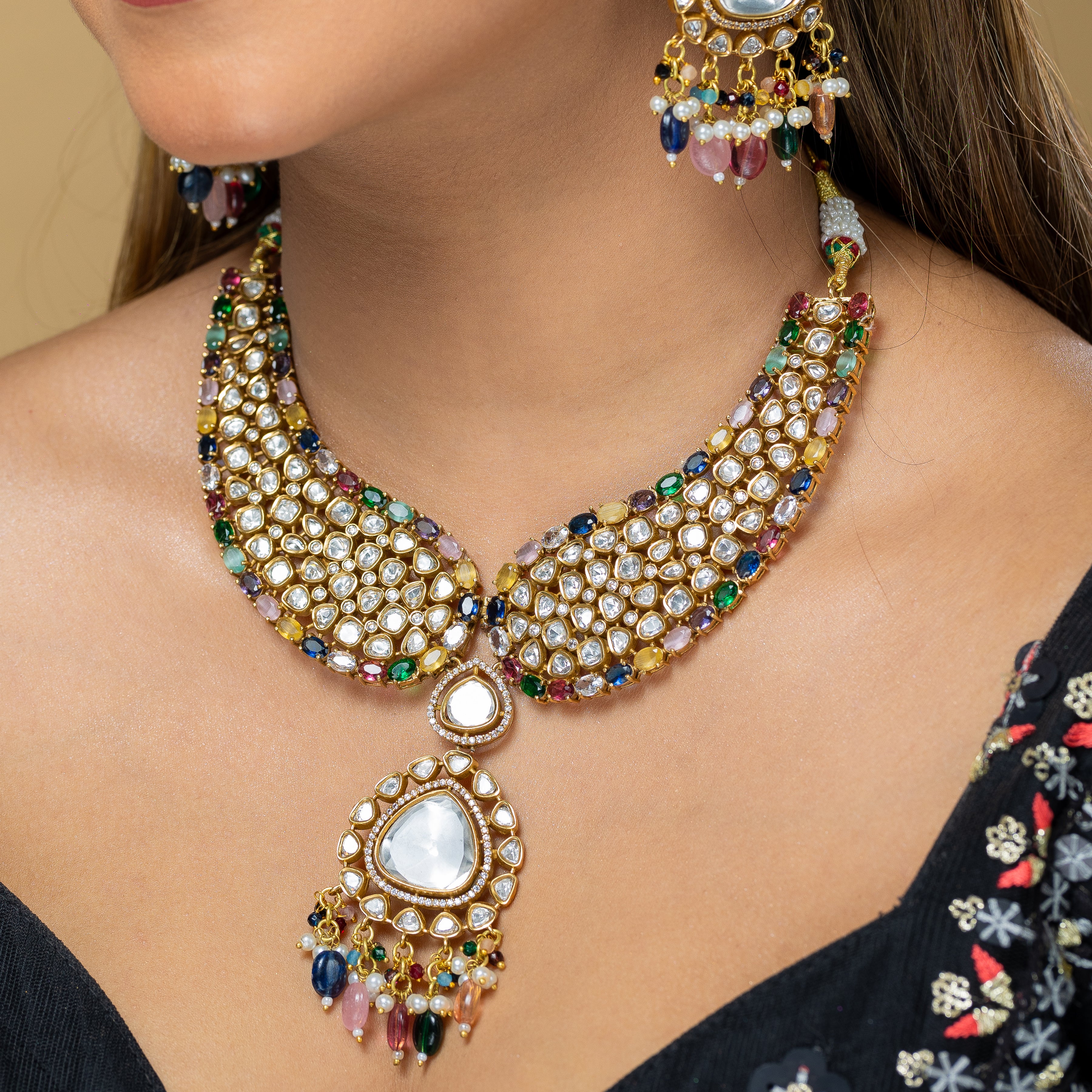 Zevar Club Uncut Chic Collar Shaped Victorian Set