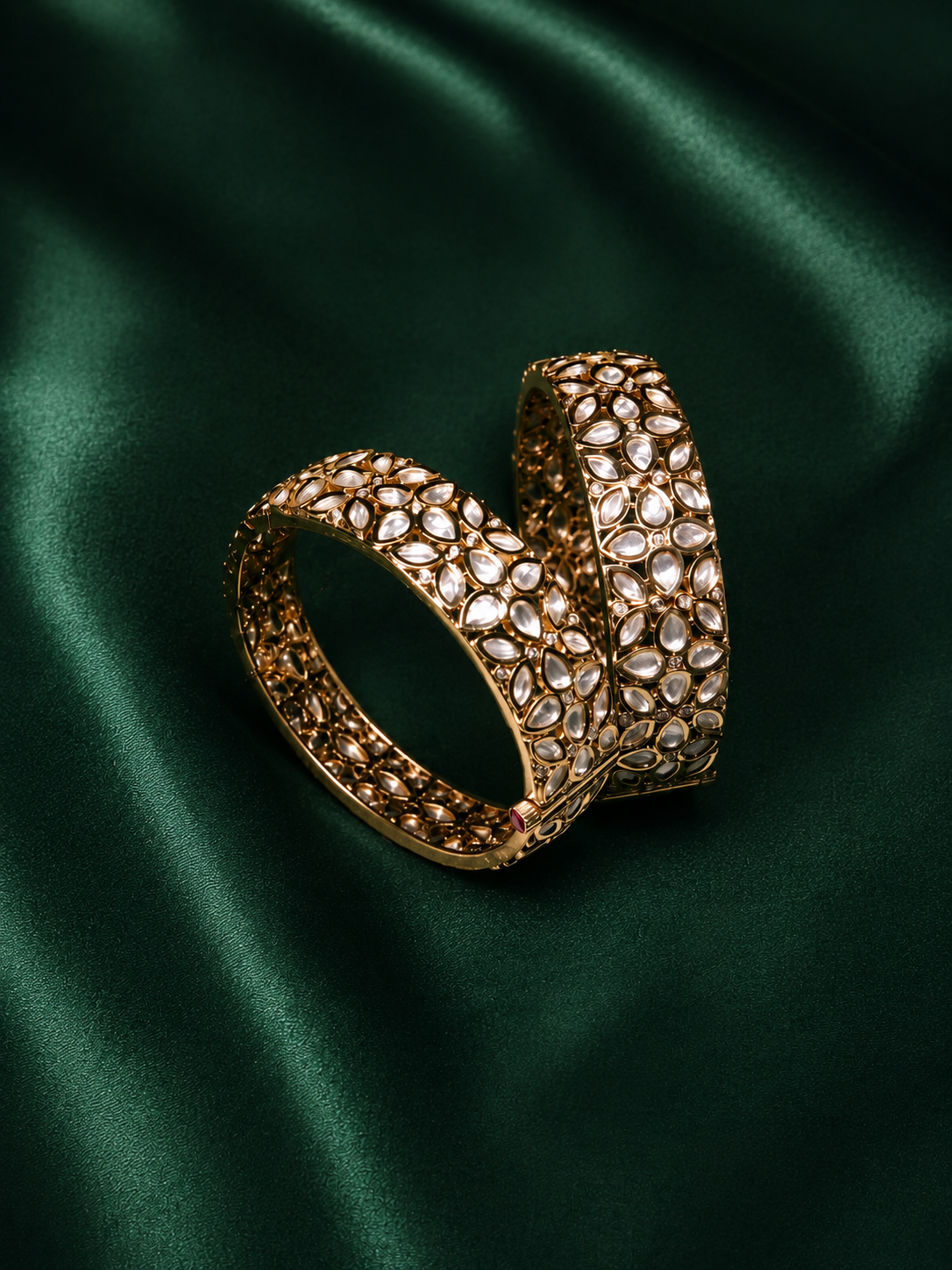 Zevar Club Premium Uncut Kundan Bangles
