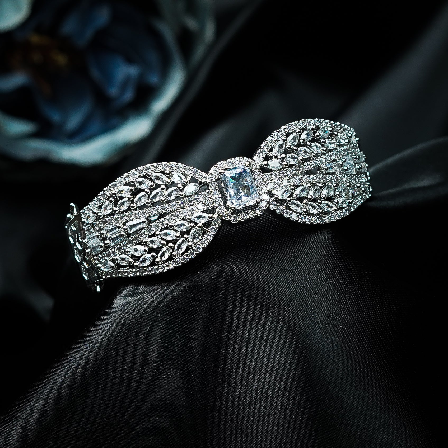 Regal Fleur Diamond Bracelet