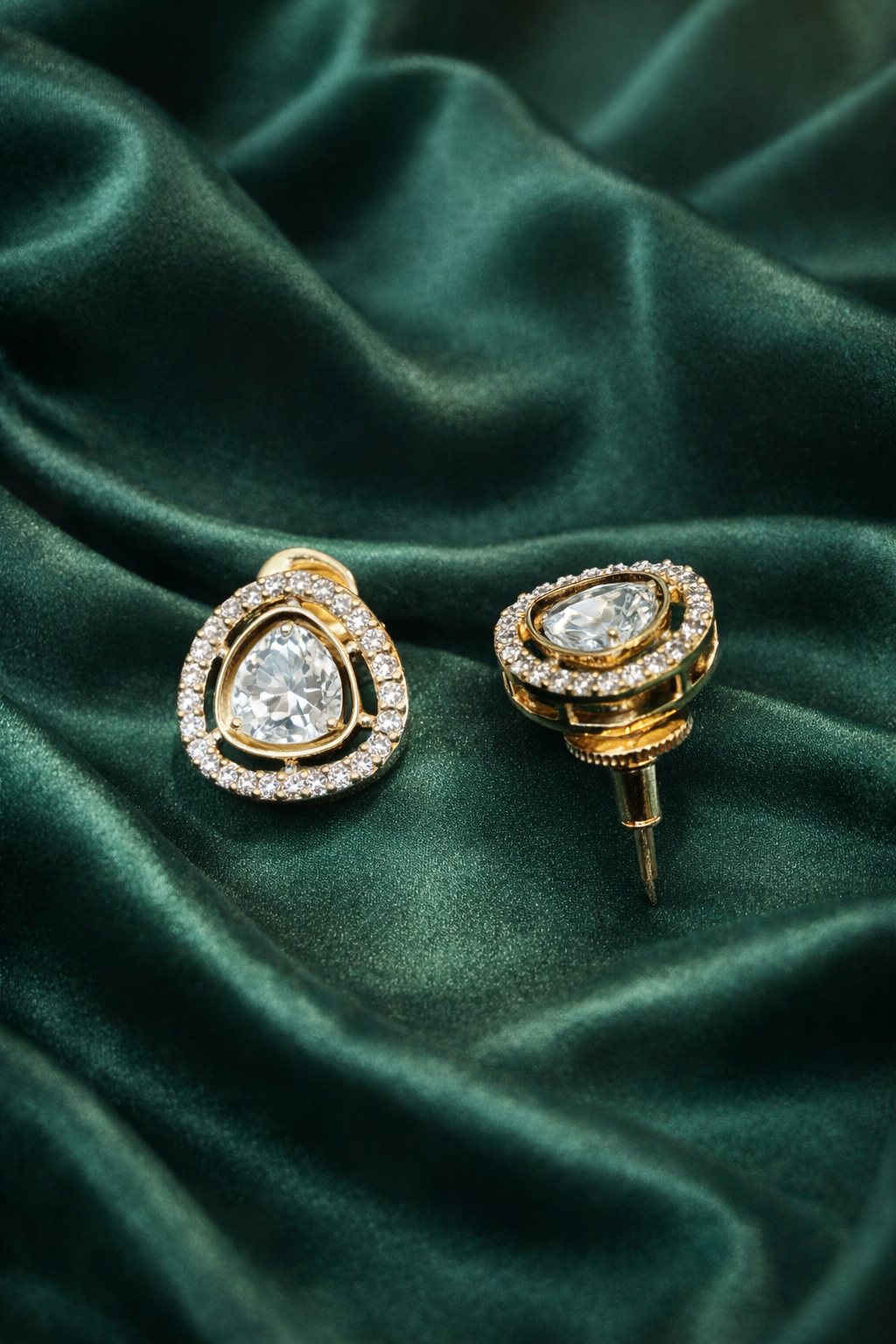 Everyday Dainty Kumud Flower Kundan Studs