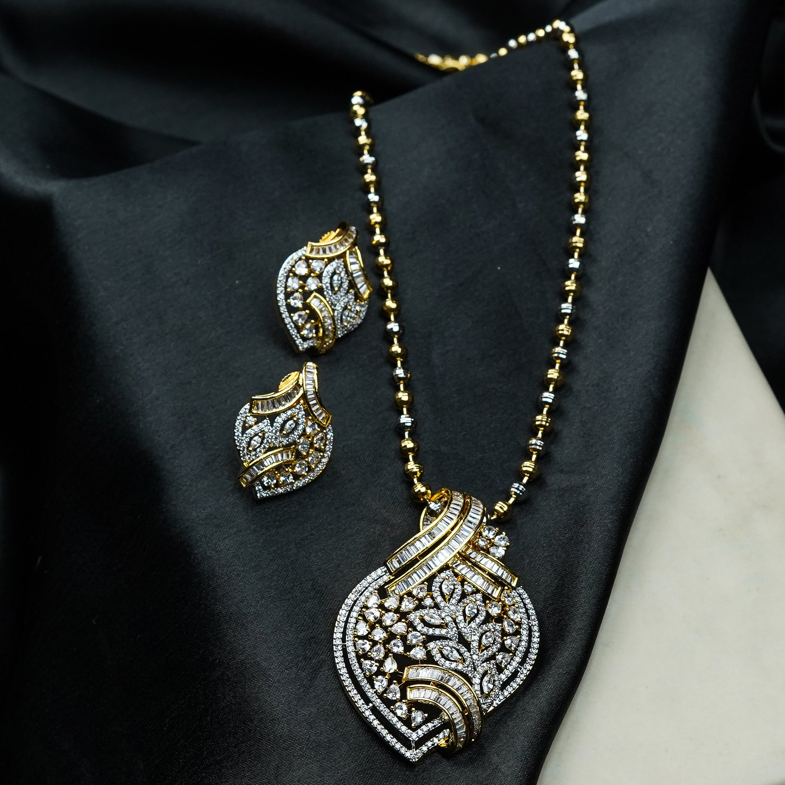 Luna Bliss Diamond Pendant Set