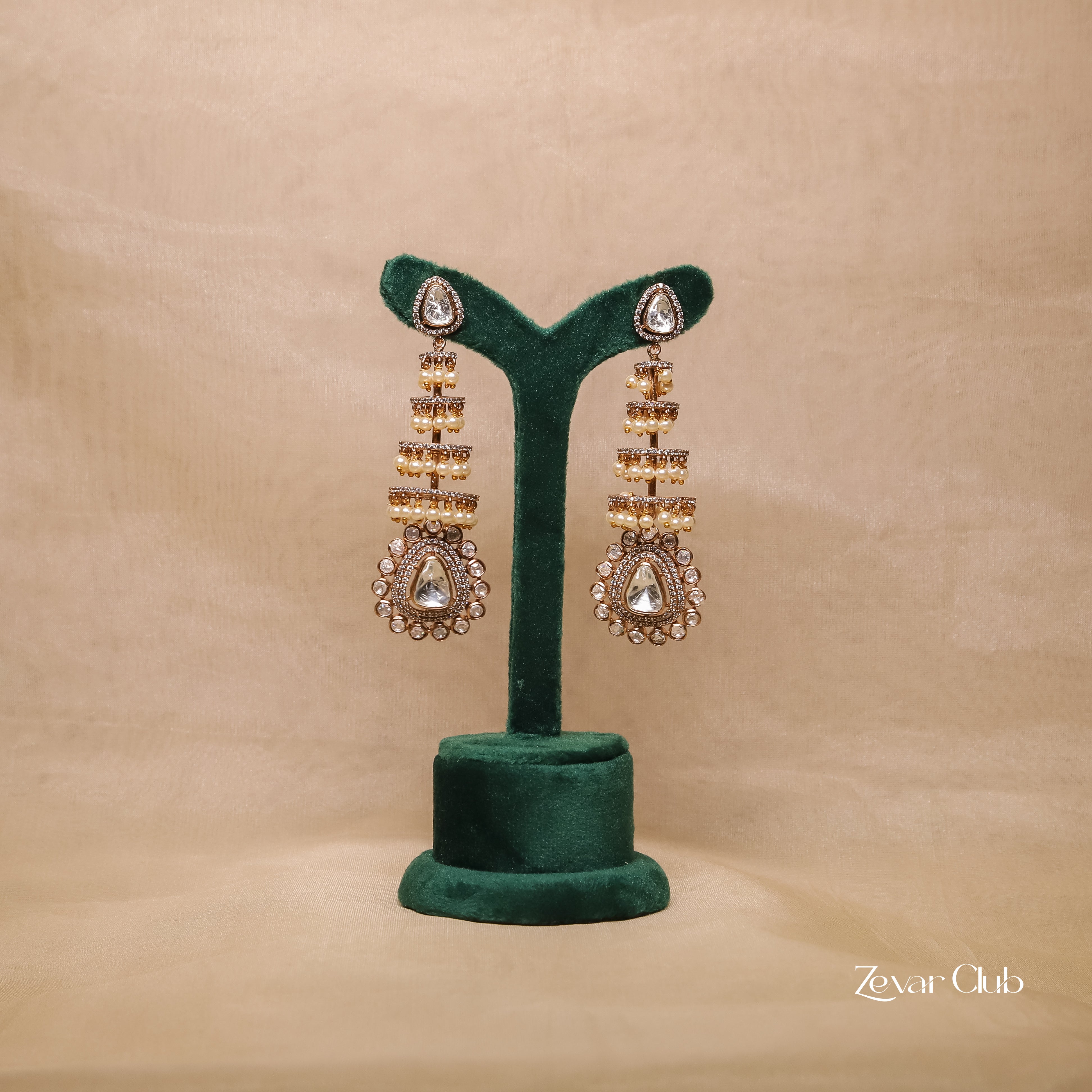 Zevar Club Glamorous Graceful Ear Ring (18K Gold Plated)