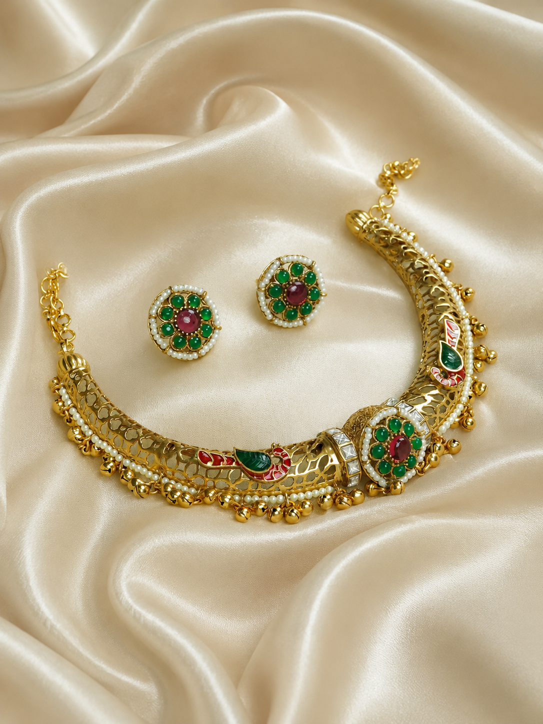 Fayat Radhika Kundan Antique Hasli Set